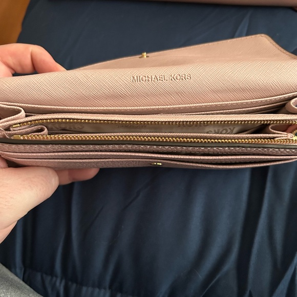 Michael Kors pink Leather Wallet and purse - Picture 3 of 9